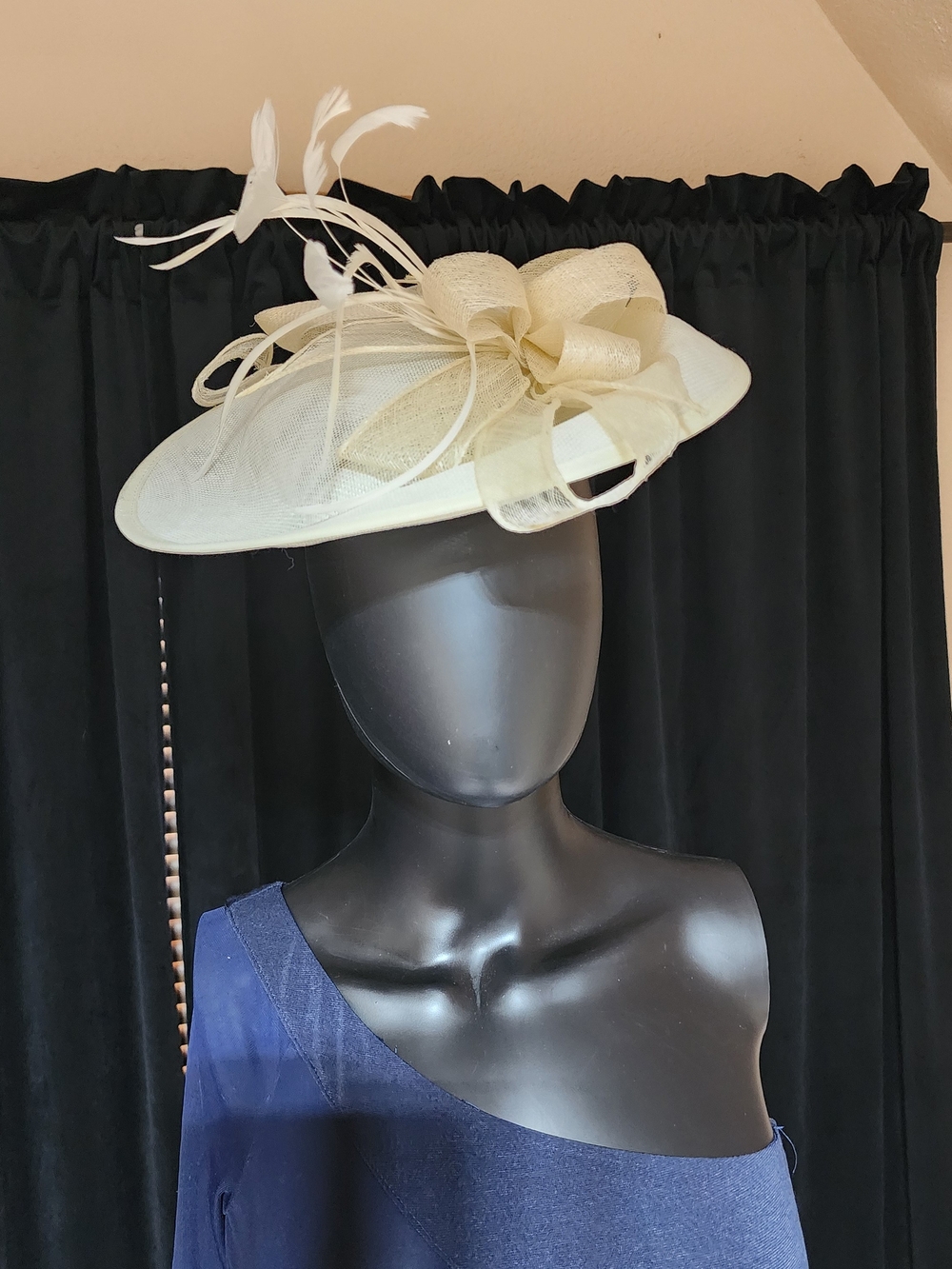 Vintage 80s Ivory Sinamay Fascinator Hat Feather Kentucky Derby Wedding - Picture 5 of 10